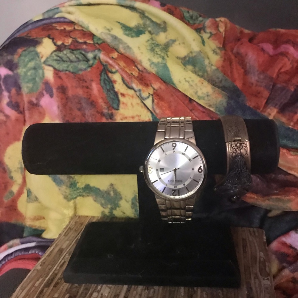 Jewelry display stand black velvet